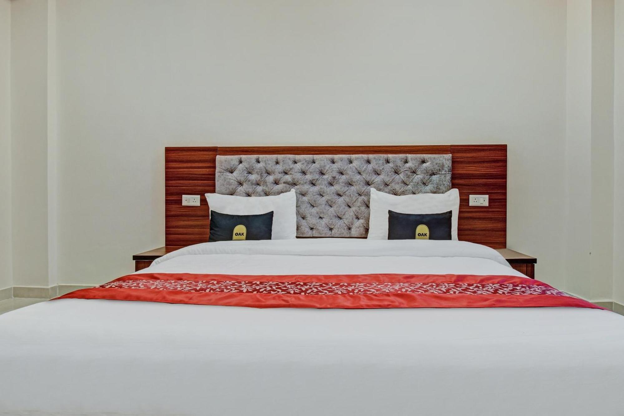 Townhouse Oak Vs Shivanya Lucknow Eksteriør billede